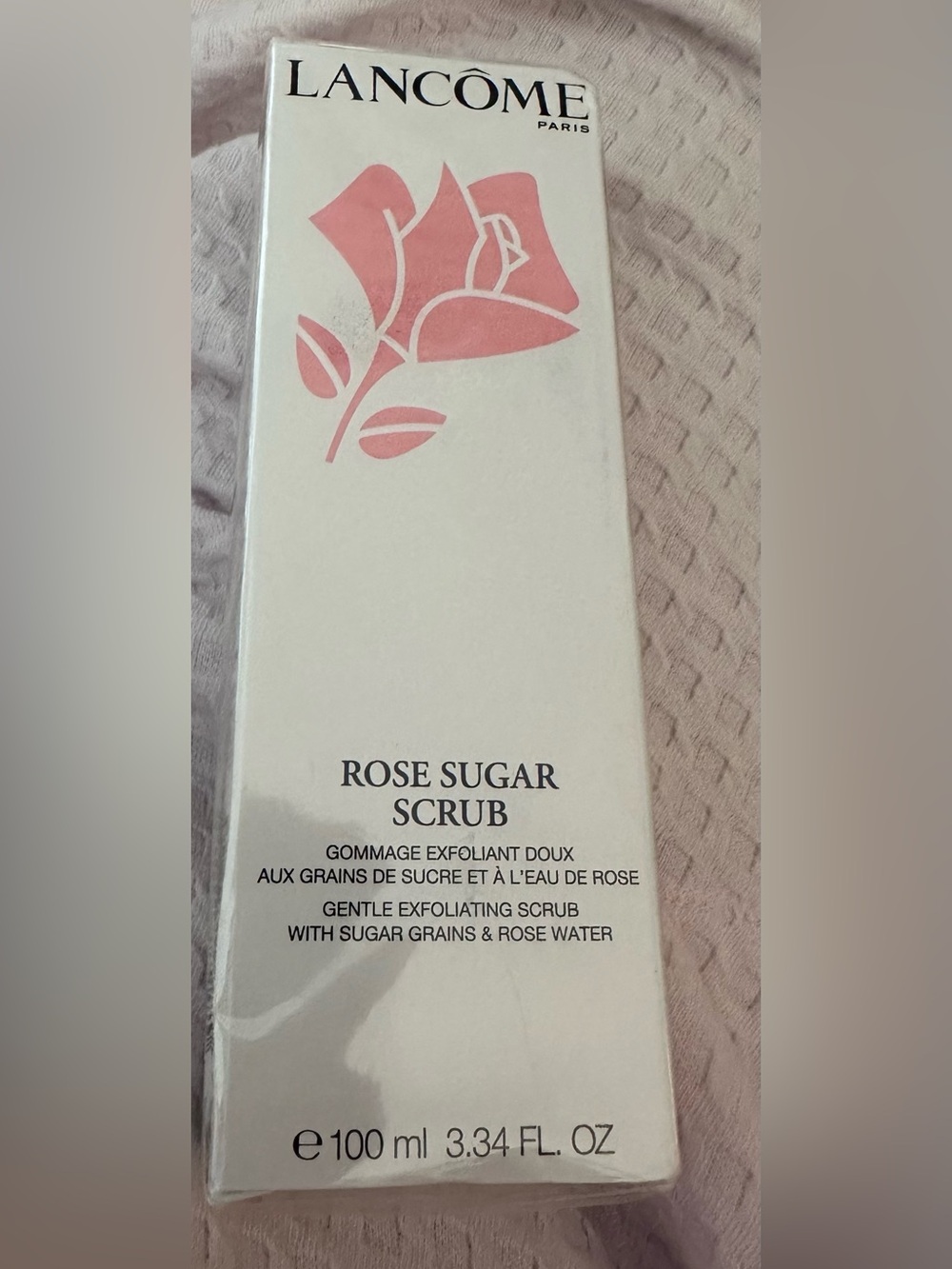Lancome Rose sugar scrub 3.34 fluid ounces. Brand new sealed inbox.